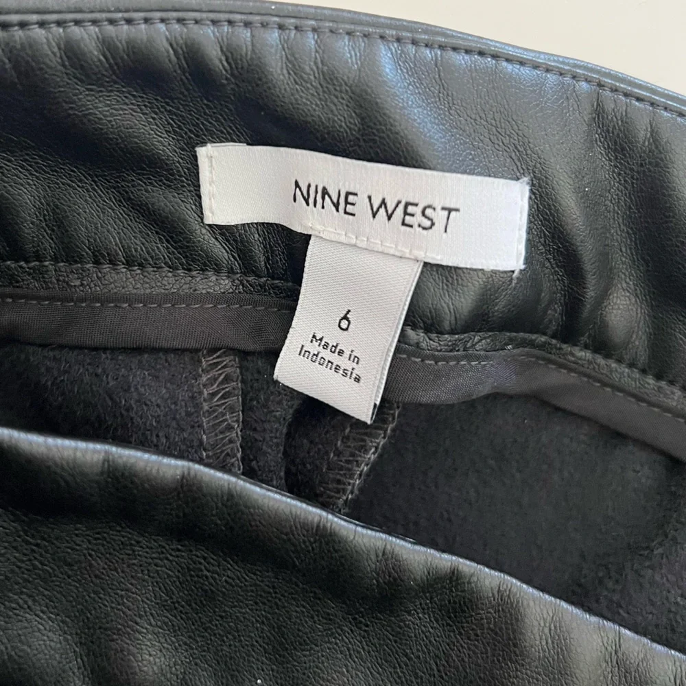 Nine West Mineral Black Pleated Faux Leather Wide Leg Trouser Pants Size 6‎